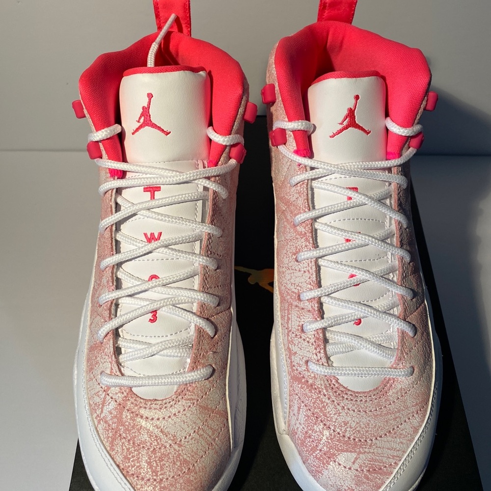 Authentic 100% JORDAN 12 new size 7 Y
